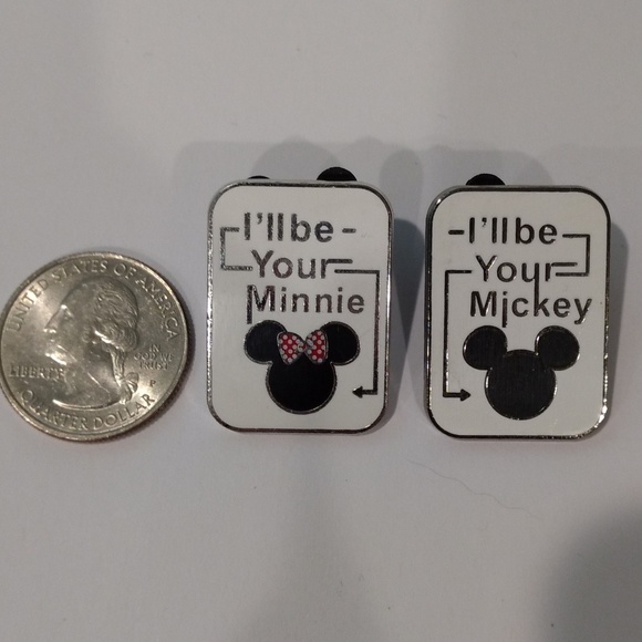 Set of I'll be your Mickey/Minnie lapel pins - Picture 6 of 6